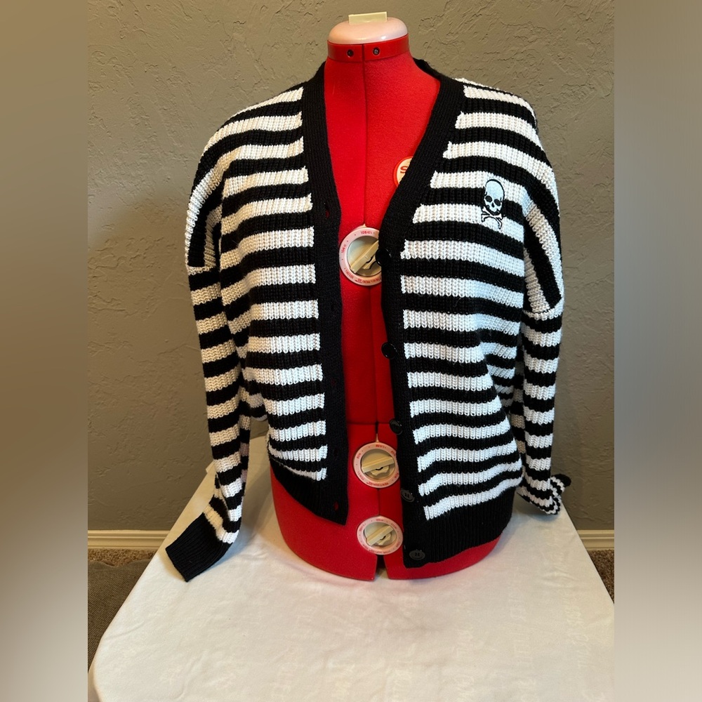 Hot Topic Black and White Striped Cardigan - Picture 1 of 4
